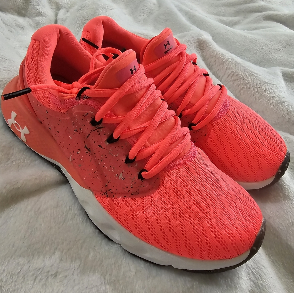 Under Armour size 7 shoes